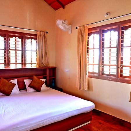 Hulihara Homestay - Full Villa, Coffee Estate & Balcony View Sakleshpur Ngoại thất bức ảnh