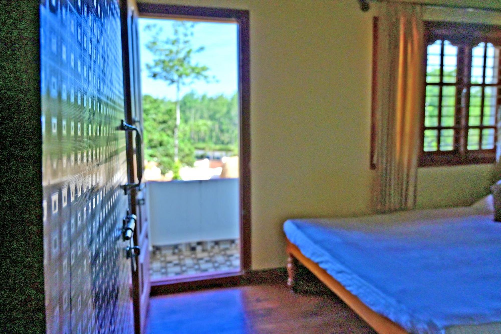 Hulihara Homestay - Full Villa, Coffee Estate & Balcony View Sakleshpur Ngoại thất bức ảnh