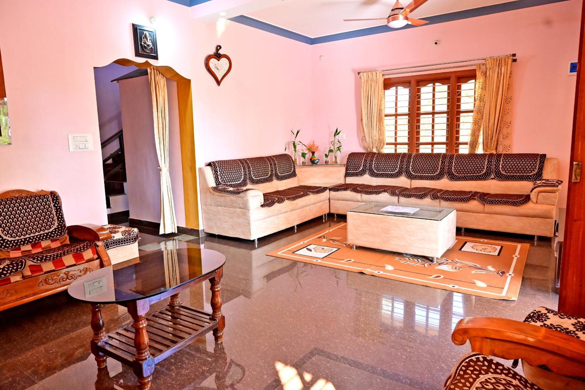 Hulihara Homestay - Full Villa, Coffee Estate & Balcony View Sakleshpur Ngoại thất bức ảnh