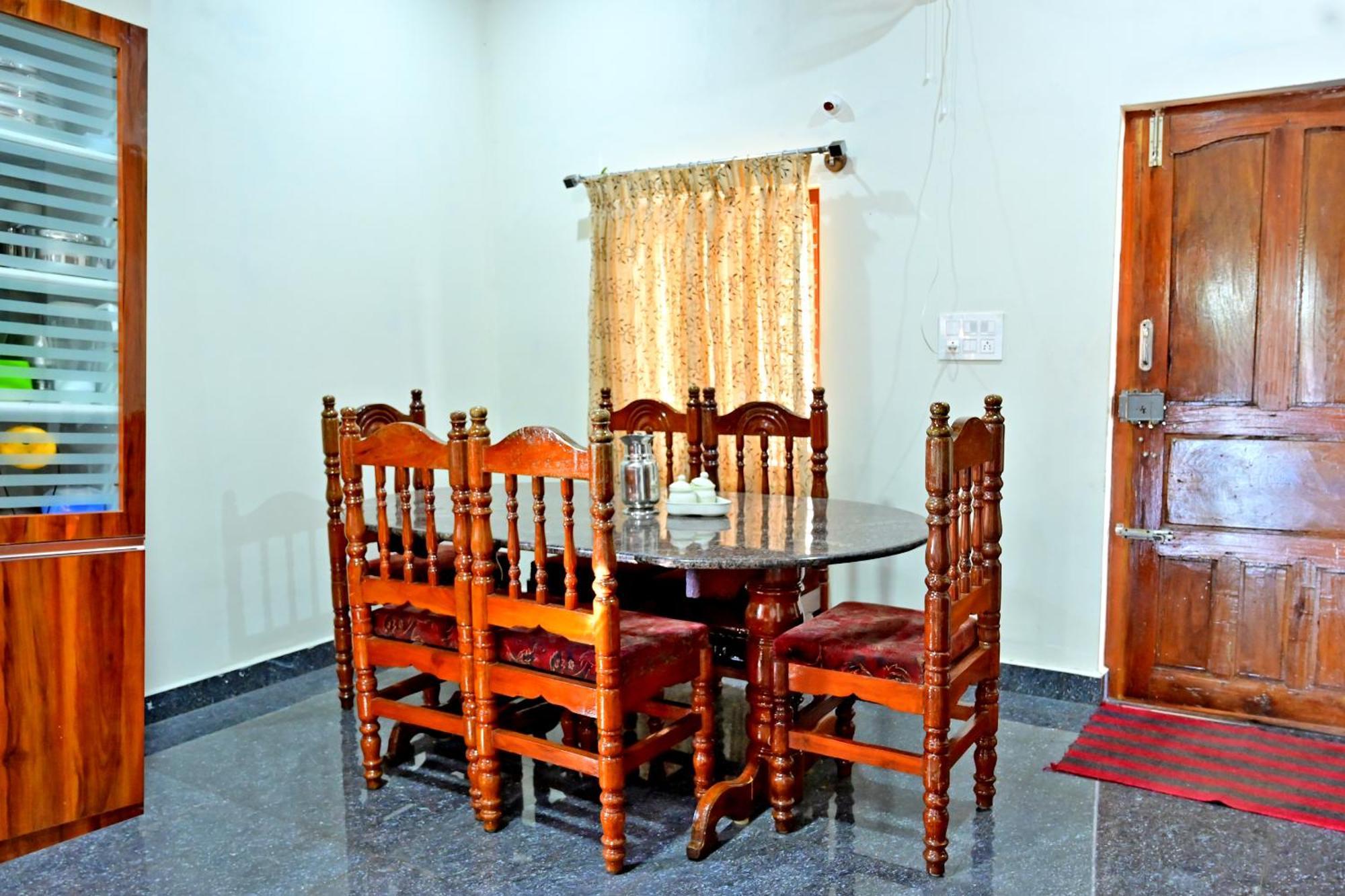 Hulihara Homestay - Full Villa, Coffee Estate & Balcony View Sakleshpur Ngoại thất bức ảnh