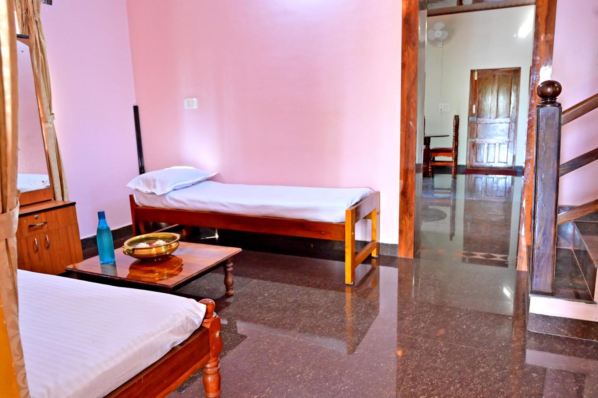 Hulihara Homestay - Full Villa, Coffee Estate & Balcony View Sakleshpur Ngoại thất bức ảnh