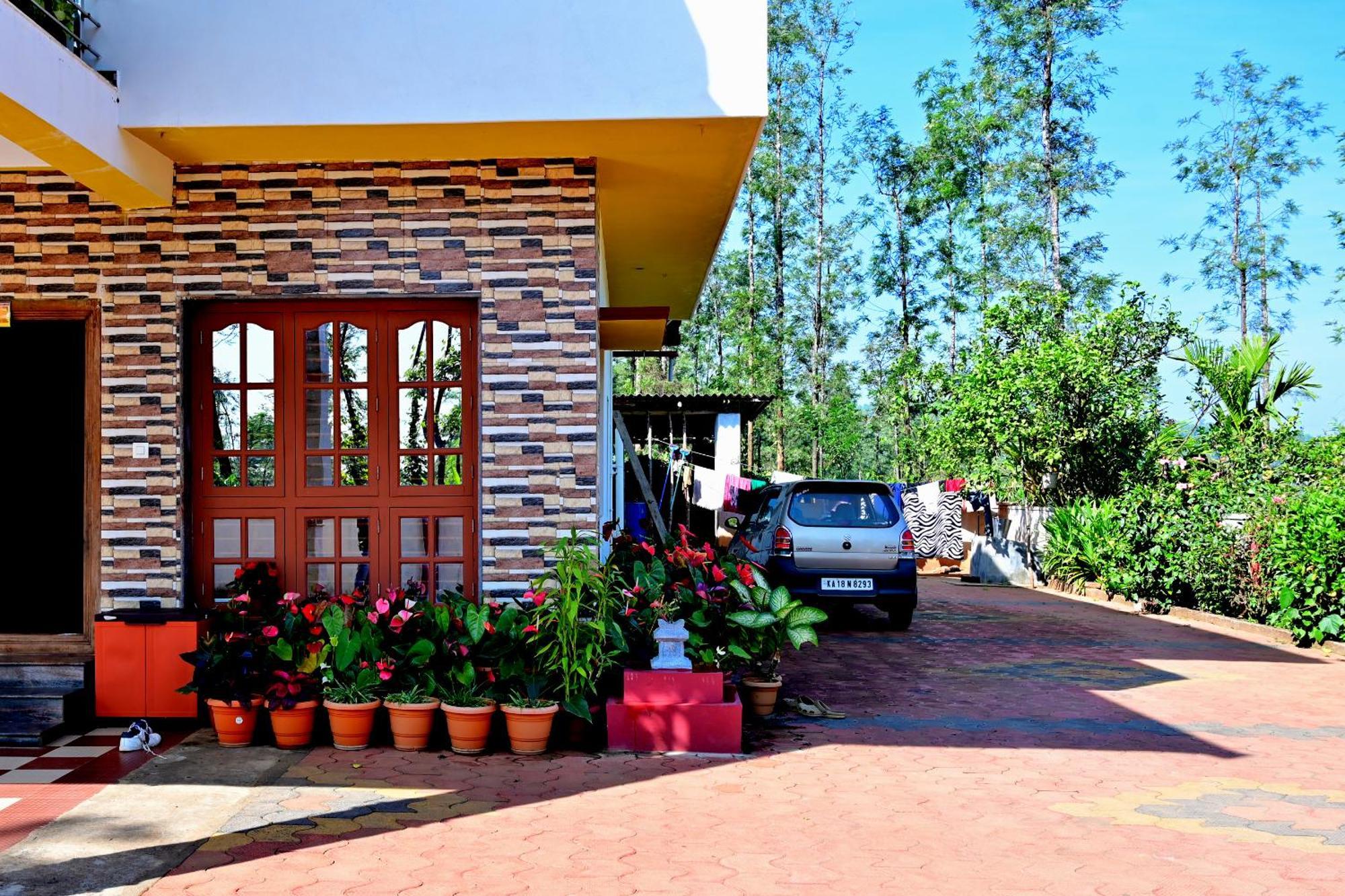Hulihara Homestay - Full Villa, Coffee Estate & Balcony View Sakleshpur Ngoại thất bức ảnh
