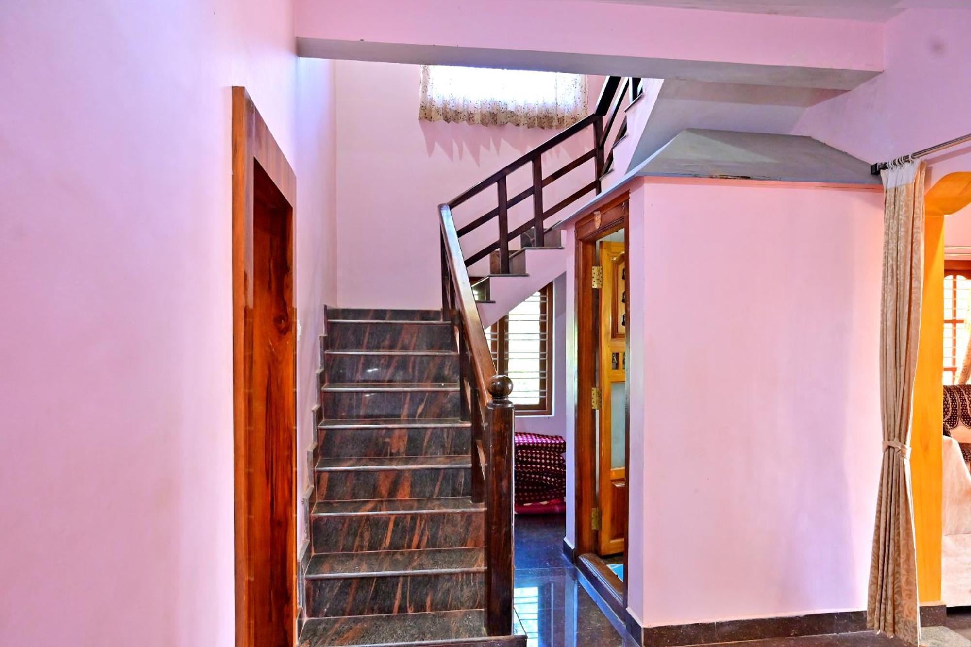 Hulihara Homestay - Full Villa, Coffee Estate & Balcony View Sakleshpur Ngoại thất bức ảnh