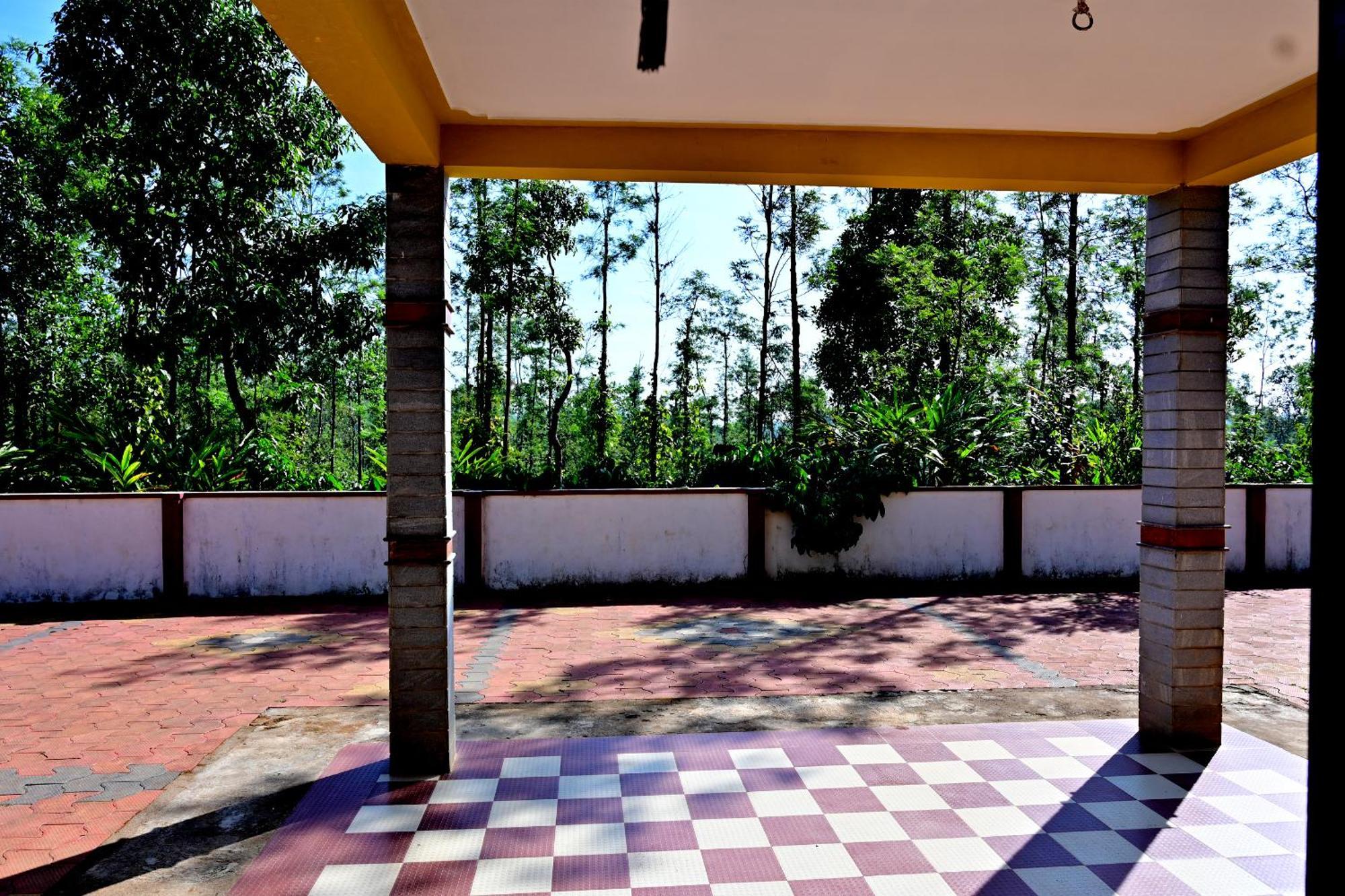 Hulihara Homestay - Full Villa, Coffee Estate & Balcony View Sakleshpur Ngoại thất bức ảnh