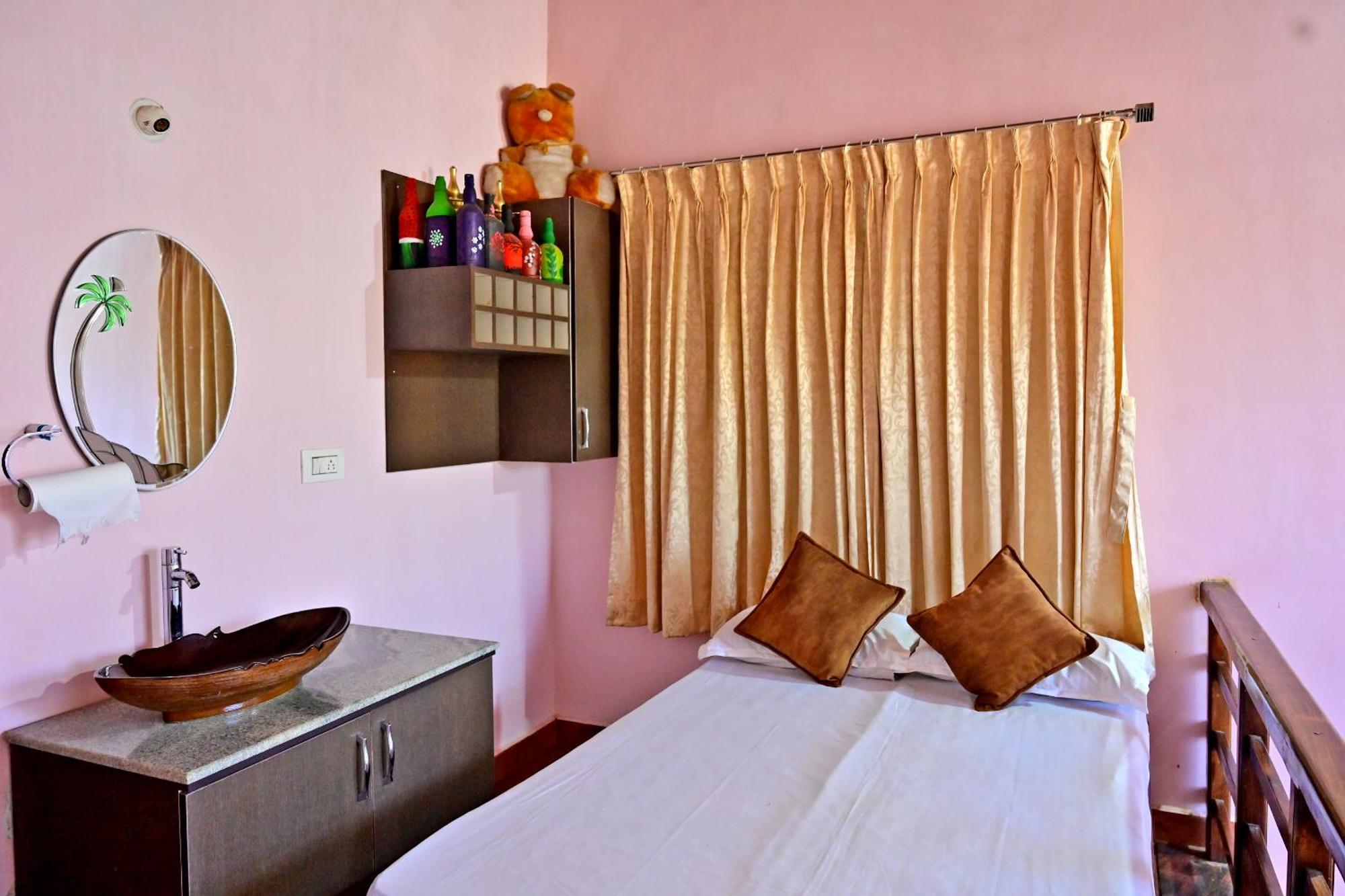 Hulihara Homestay - Full Villa, Coffee Estate & Balcony View Sakleshpur Ngoại thất bức ảnh